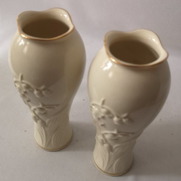 Set of Two Lenox Bud Vases with 3D Bell Flower Pattern, Cream Ceramic with Gold - Picture 3 of 5